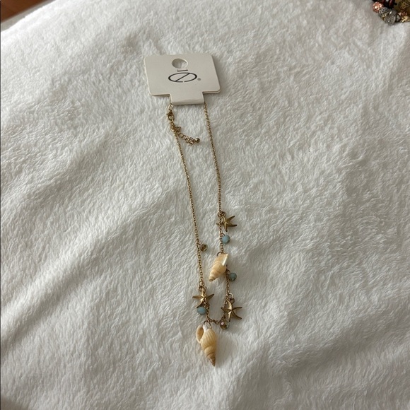 Jewelry - Charming Gold Seashell Necklace